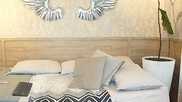 Luxa Velvet online show from March 14, 1:04 pm