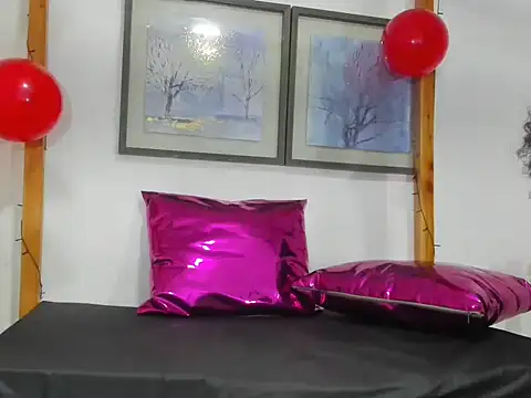 Xamira hot online show from February 20, 6:19 am