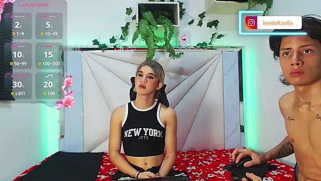 Didi and kendall online show from February 20, 10:01 pm