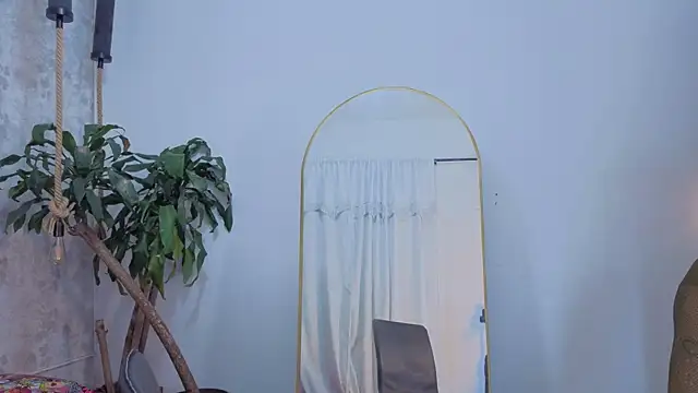 july quinzel online show from April 6, 3:16 am