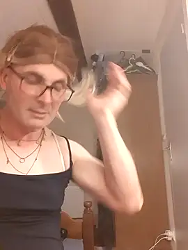 stephie83 online show from July 2, 2:00 pm