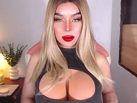 Zandralopez online show from April 4, 6:50 pm