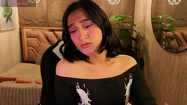 Zoee Kiss  online show from August 7, 6:09 am