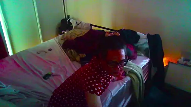 courtney1982 online show from June 7, 12:29 am
