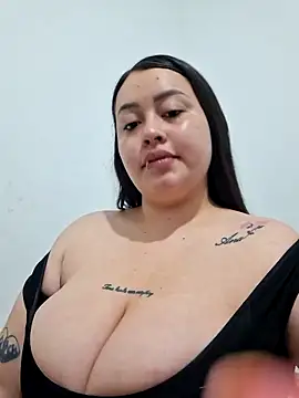 Stefiilove- online show from April 8, 3:24 pm