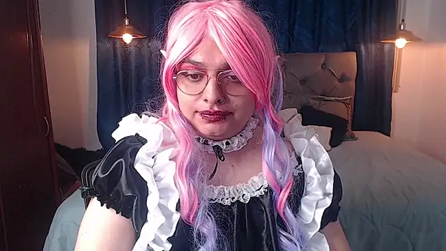 luna snow  online show from April 15, 4:01 pm