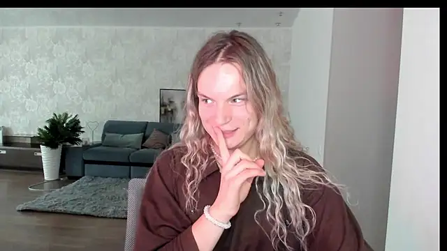 milliKira006 online show from June 11, 1:31 pm