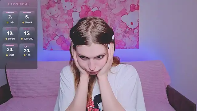 LouiseKane online show from June 25, 12:53 pm