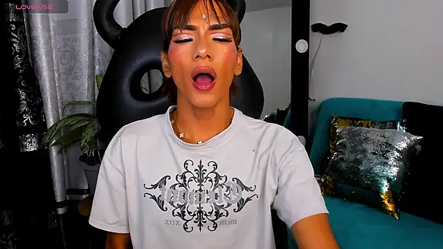 katiee11 online show from July 27, 2:40 am