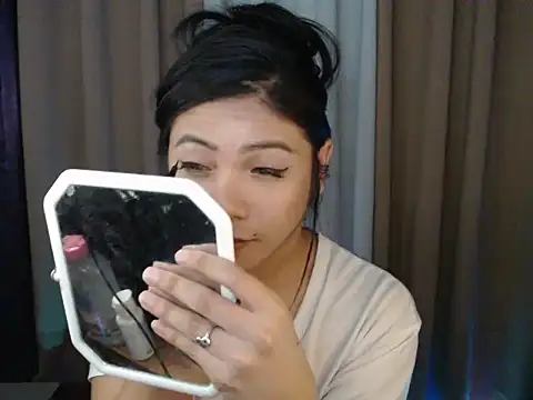 Kisses-For-You online show from January 18, 5:15 am