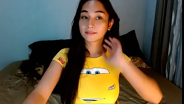 SweetLilly 18 online show from April 5, 3:37 am