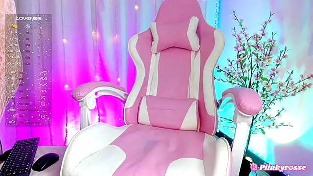 rosseblondee online show from March 9, 4:49 am