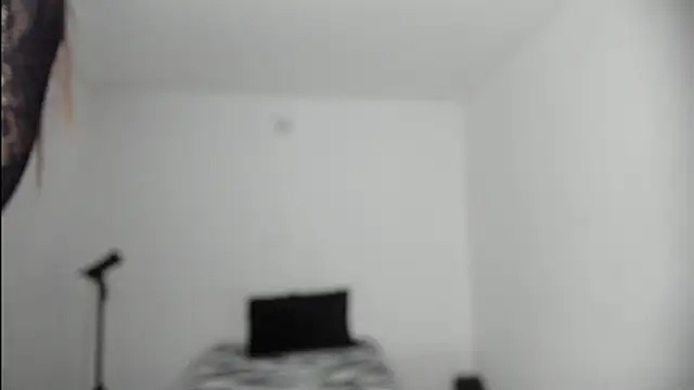 SARA TS FOX online show from November 11, 12:45 am