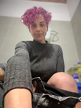 Snapshot of Alicbranca chatting on October 30, 3:55 pm Alicbranca online show from October 30, 3:55 pm