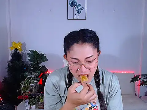 plysaithailand online show from May 31, 4:44 am
