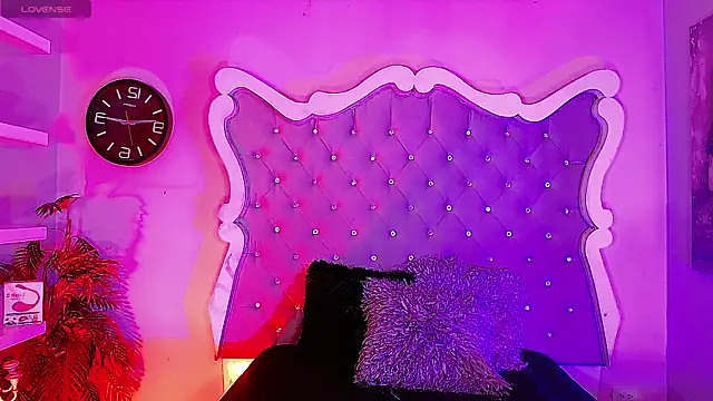 LeyXandrabraz online show from February 28, 8:26 pm