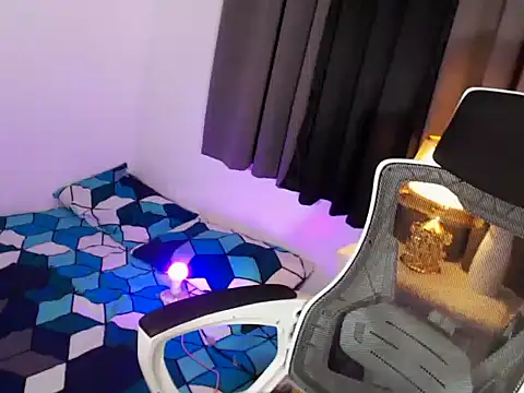 MajesticKitana online show from April 9, 6:04 am