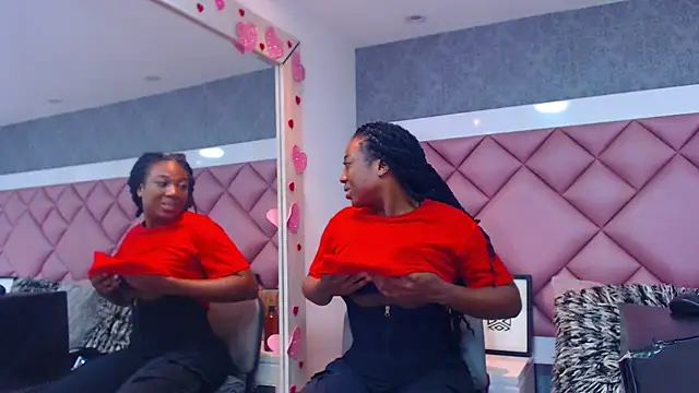 DanielaDuff online show from March 10, 7:50 pm