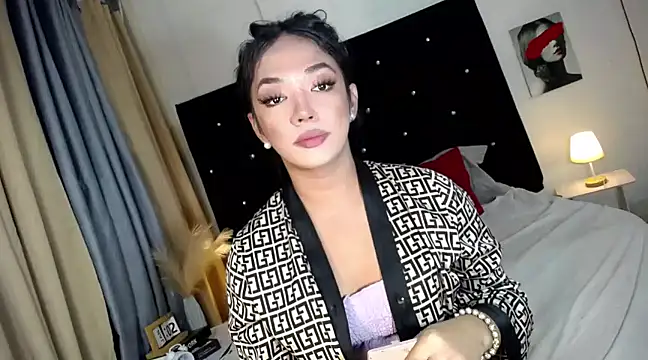 AlmiraFayeee online show from January 12, 9:29 pm