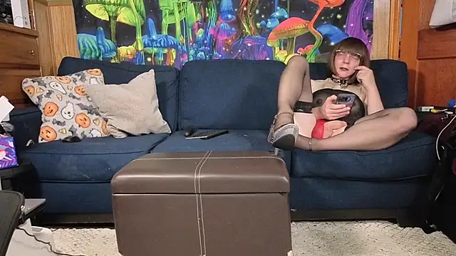 sluttypumpkin420 online show from April 4, 3:37 am