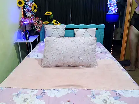 UrAsianPrincessDanie online show from December 17, 6:02 pm