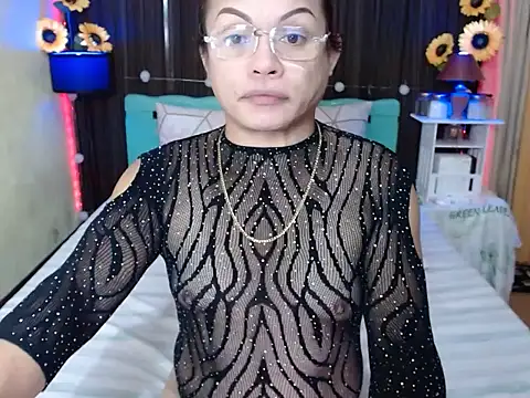 UrAsianPrincessDanie online show from February 17, 7:21 pm