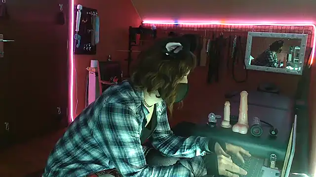 Ginny-the-bdsm-nympho online show from March 6, 6:12 pm