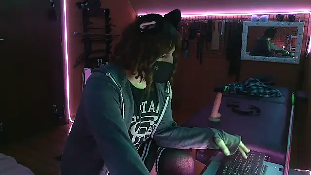 Ginny-the-bdsm-nympho online show from January 11, 5:52 pm