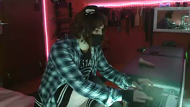 Ginny-the-bdsm-nympho online show from January 18, 6:05 pm