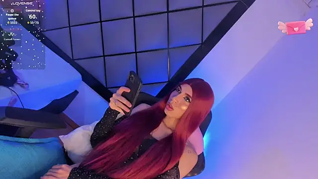 Snapshot of GeorginaCute_ chatting on October 20, 1:36 pm GeorginaCute online show from October 20, 1:36 pm