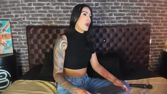 Snapshot of Taly_Fox chatting on September 17, 4:01 pm Taly Fox online show from September 17, 4:01 pm